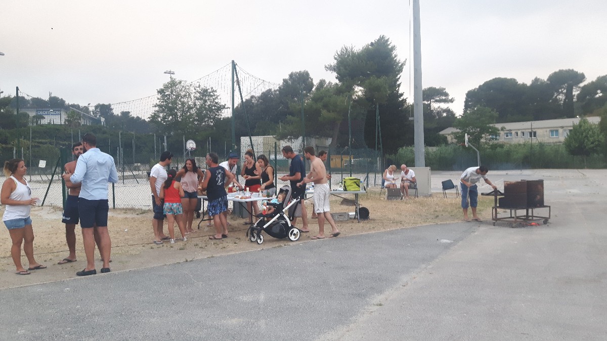 gal/saison 2016-2017/tournoi_fin_annee/20170625_203620.jpg